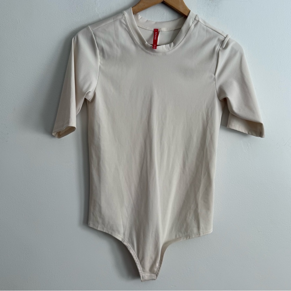 SPANX Ribbed Short Sleeve Bodysuit Nude Beige Size Large Shaping Stretch
